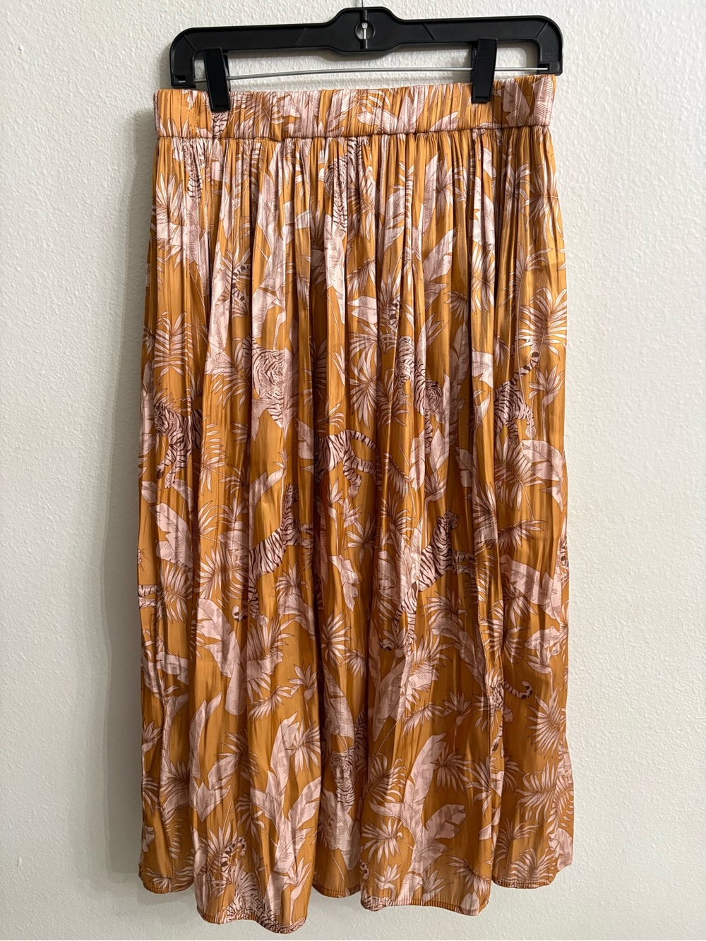 Bailey 44 Pleated Skirt Size Medium Jungle Tropical Modest tiger Lion - Picture 8 of 8